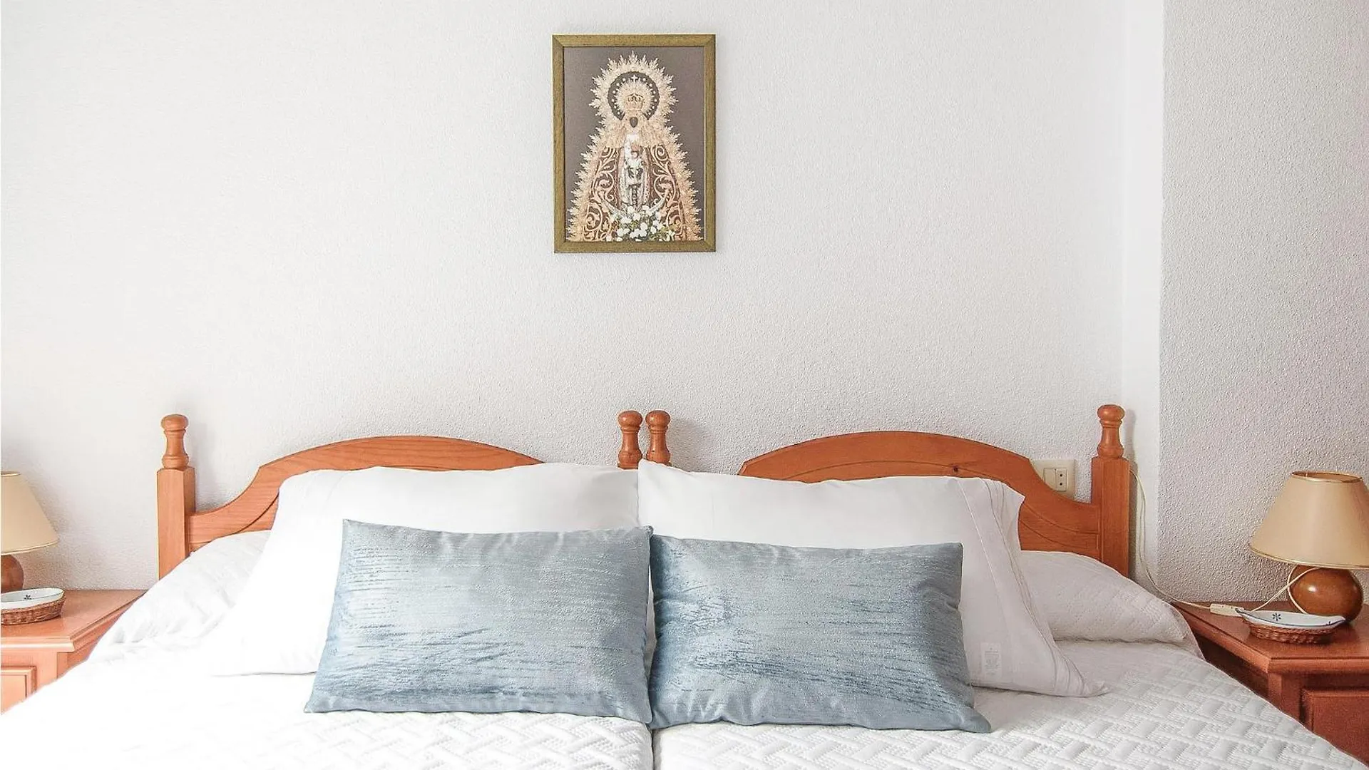 Beautiful Apartment In Chipiona With Kitchenette 0*,