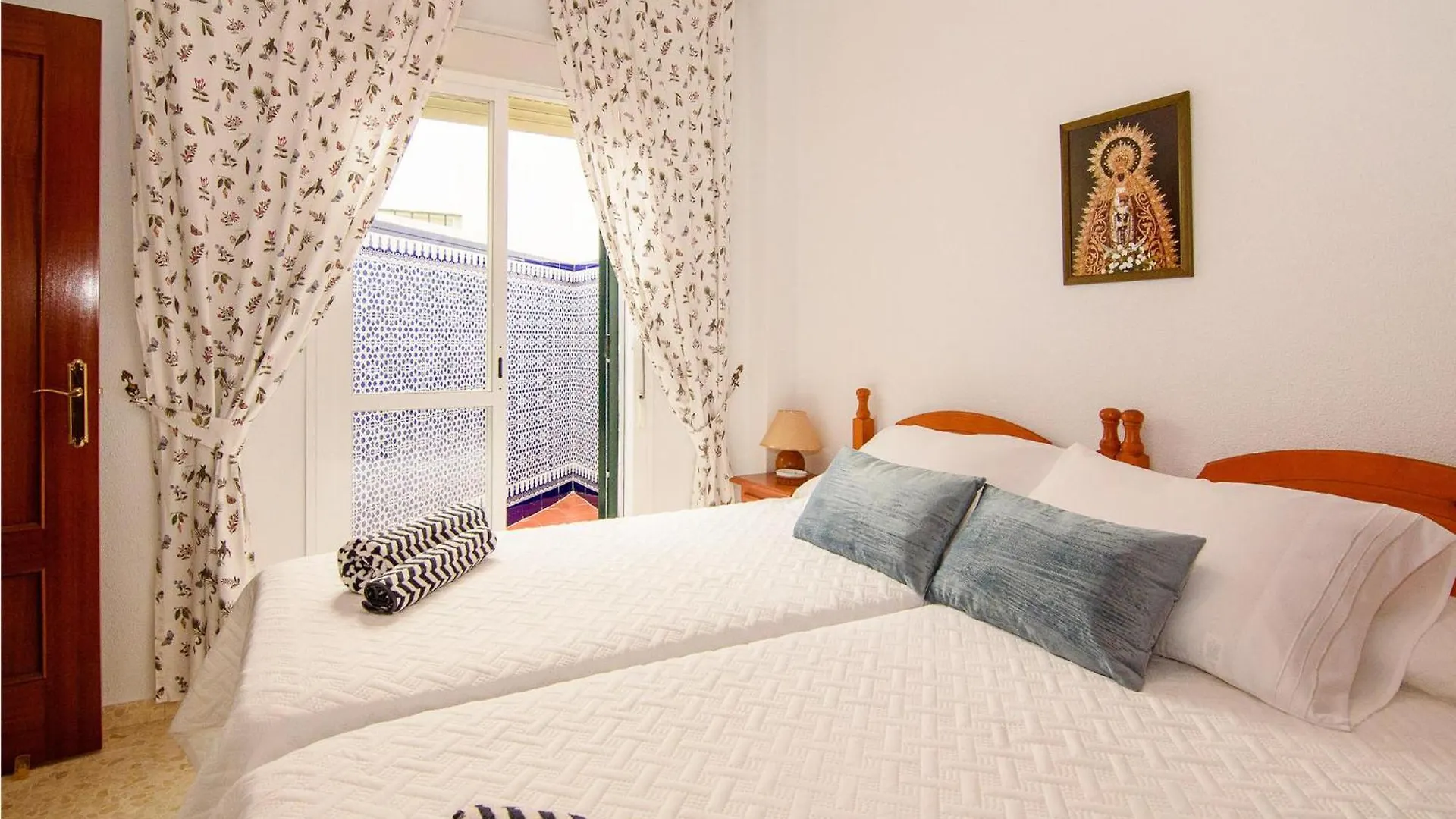 Beautiful Apartment In Chipiona With Kitchenette