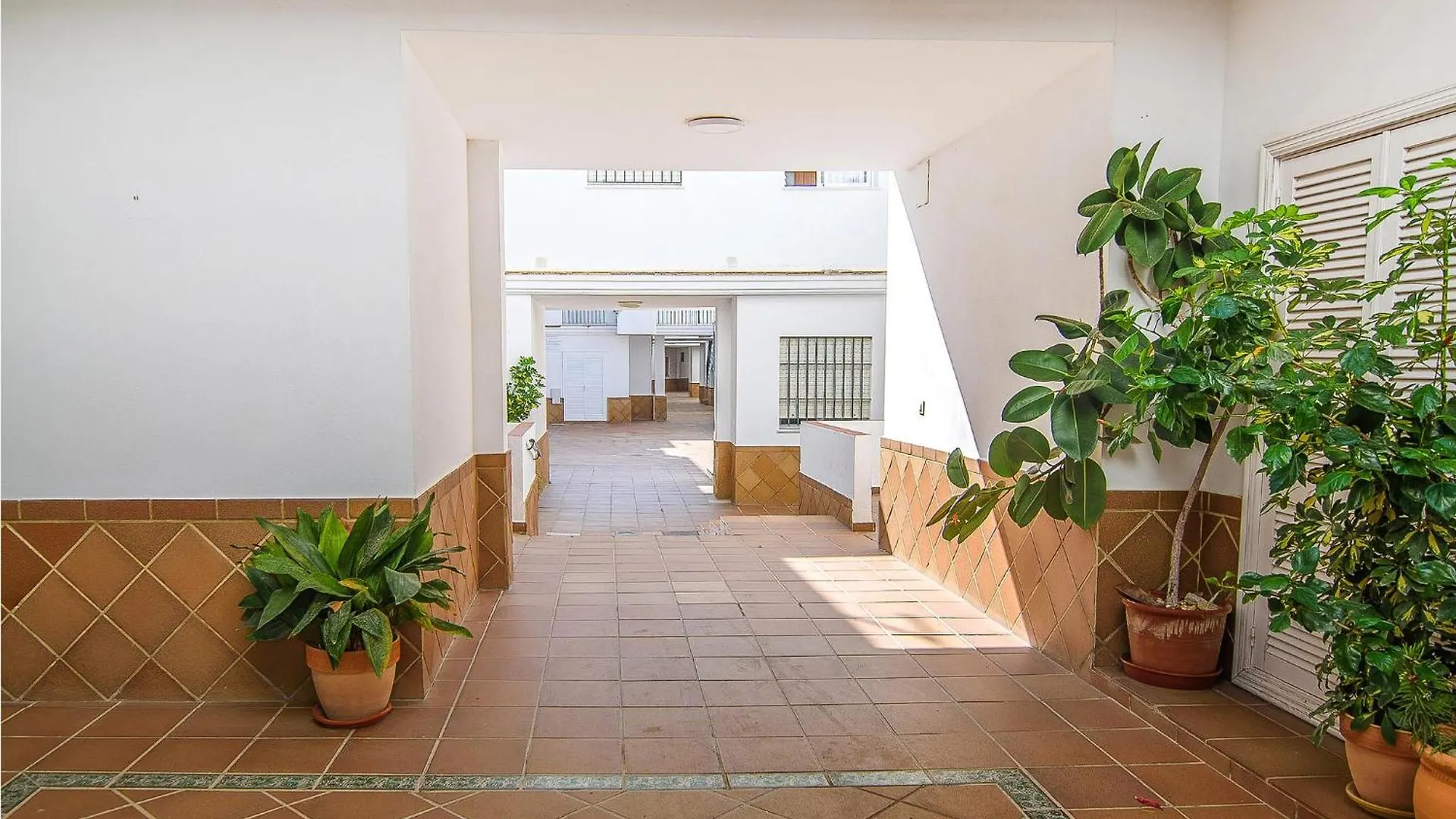 Beautiful Apartment In Chipiona With Kitchenette Ισπανία