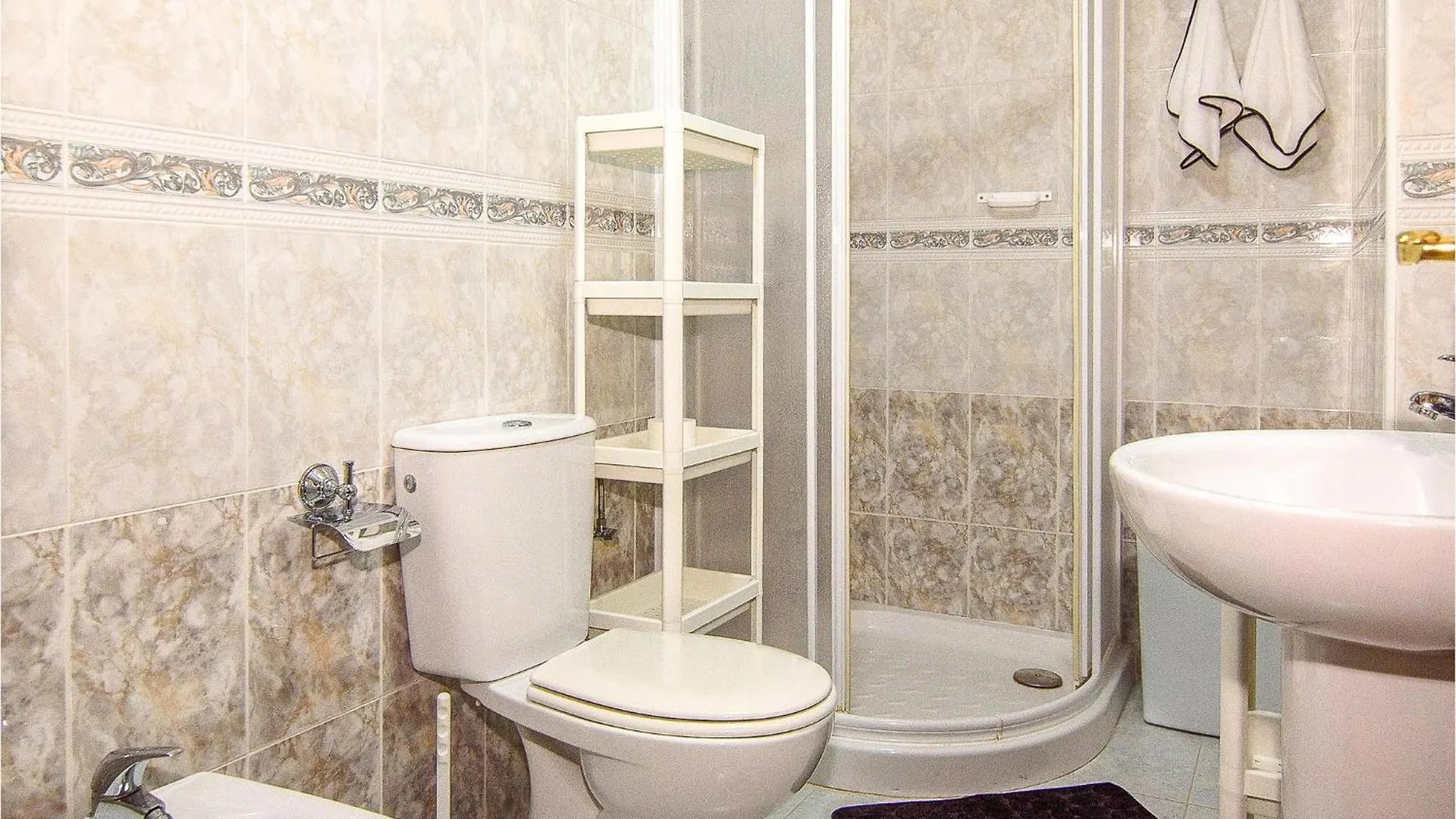 Beautiful Apartment In Chipiona With Kitchenette Spanien